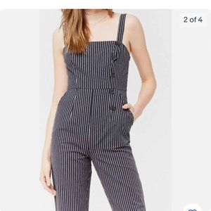 I am selling a forever 21 Jumpsuit (S)
